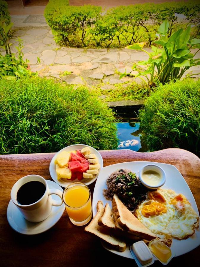 Hotel Quetzal Inn Monteverde Esterno foto